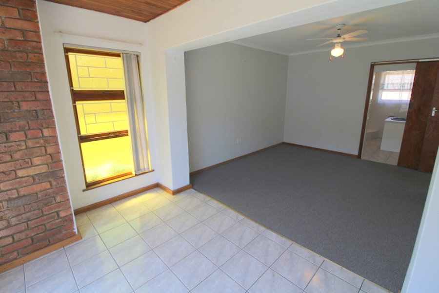 4 Bedroom Property for Sale in Denneoord Western Cape